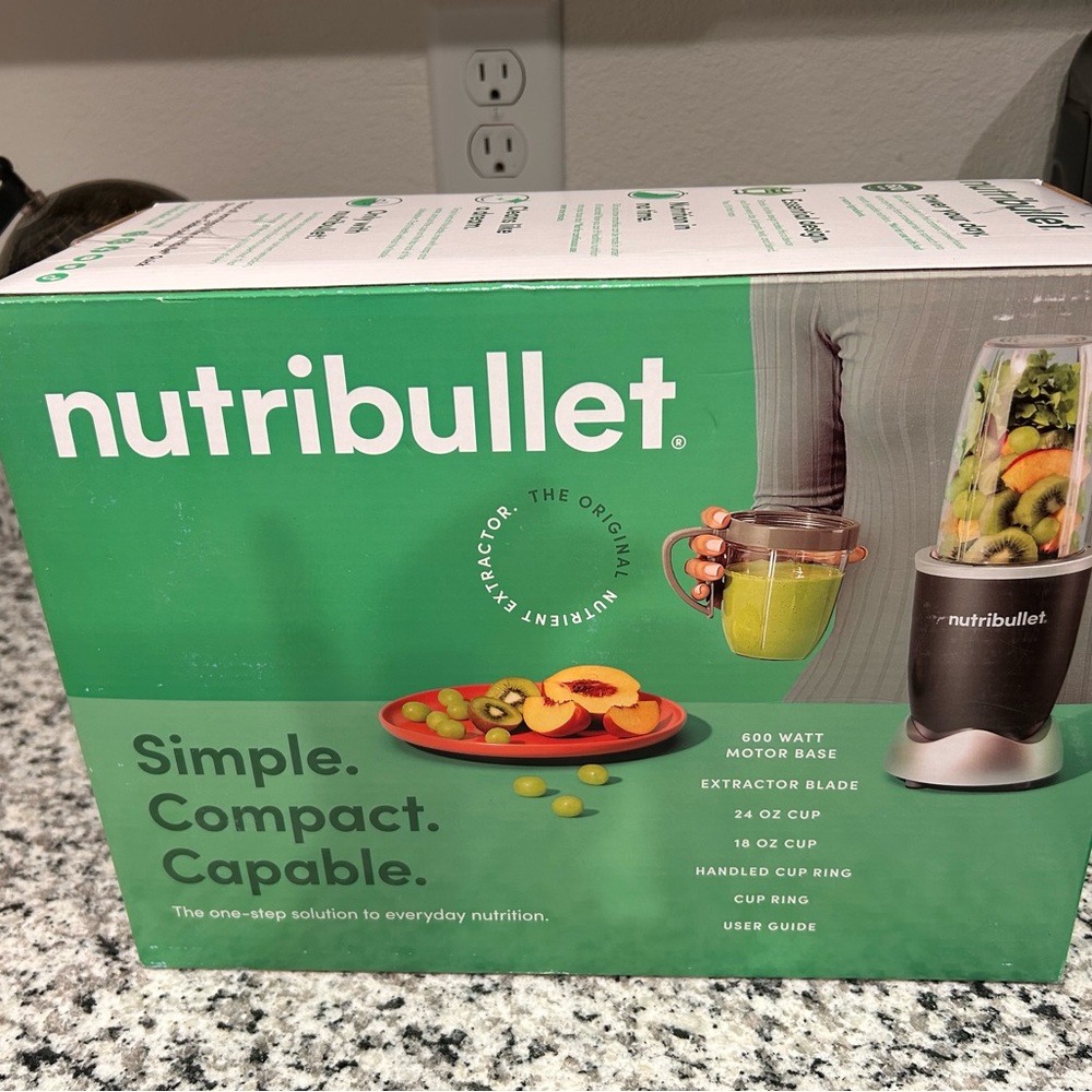 NutriBullet 600W Nutrient Extractor Blender - 24oz Capacity